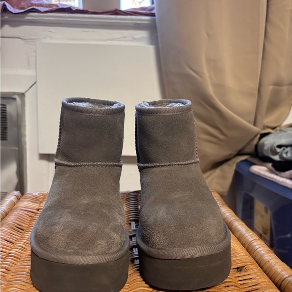 UGG Kids Charcoal Suede Winter Boots